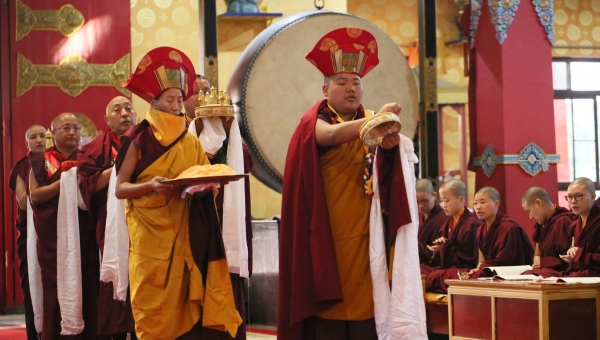 The Nuns Host Tibetan New Year: the Year of the Iron Mouse Begins